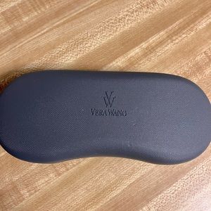 🌸Vera Wang Hard Side Case